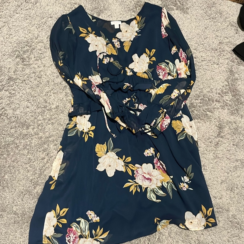 Long sleeved floral short dress